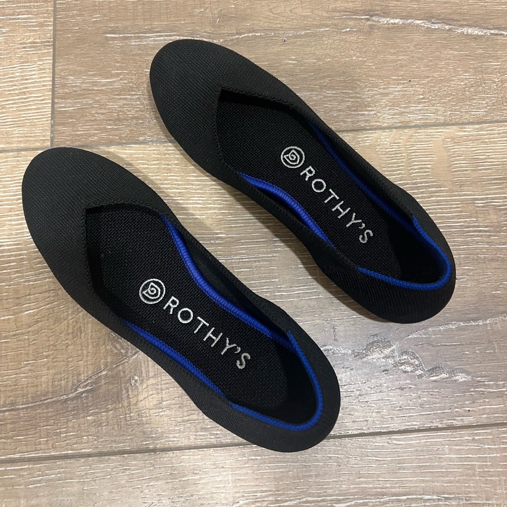 Black Rothy’s Flats 5.5